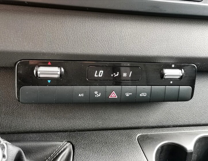 Mercedes-Benz Sprinter 10