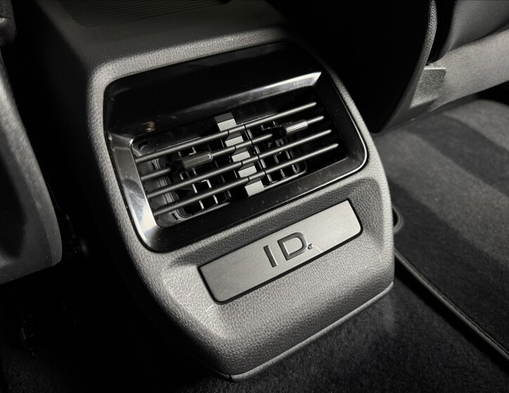 Volkswagen ID.4 16