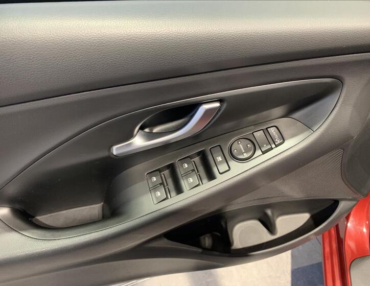 Hyundai i30 24