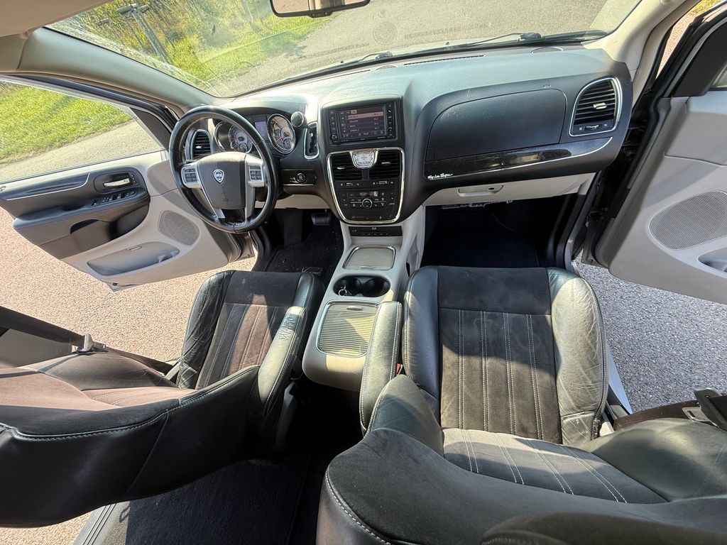 Lancia Voyager