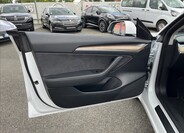 Tesla Model 3 46