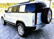 Land Rover Defender 4