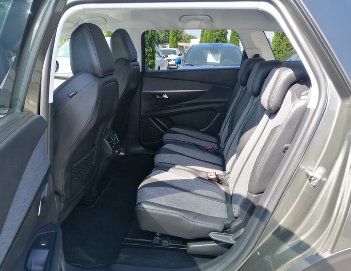 Peugeot 5008 11