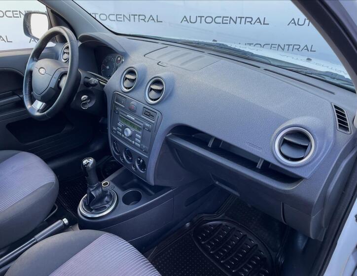 Ford Fusion 16