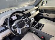 Land Rover Defender 9