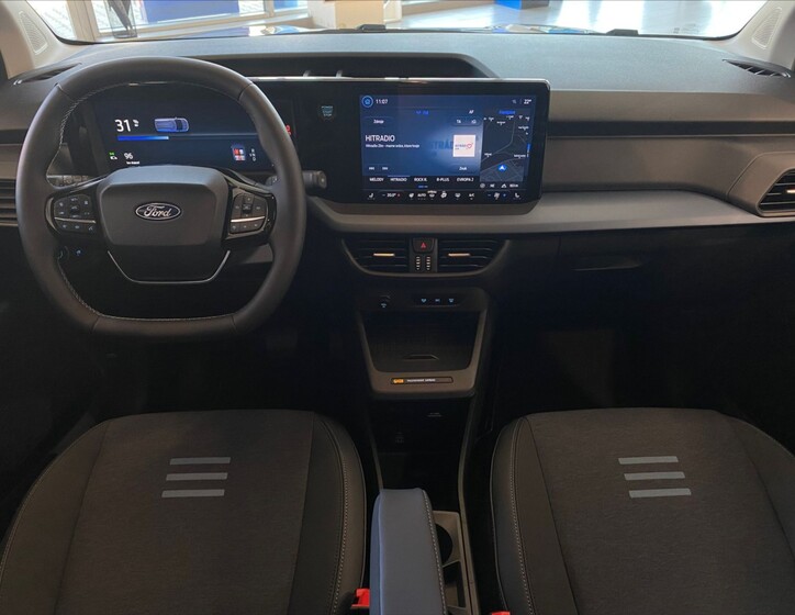 Ford Tourneo Courier 8