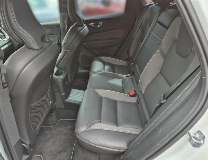 Volvo XC60 10