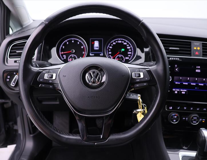 Volkswagen Golf 17
