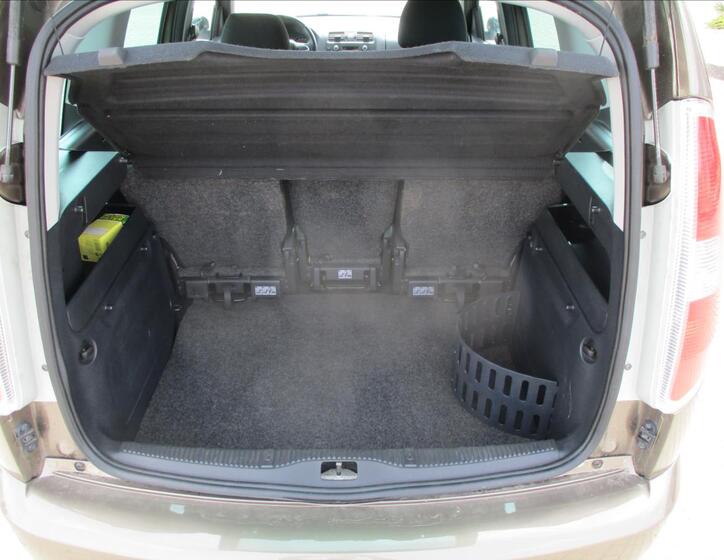 Škoda Roomster 9