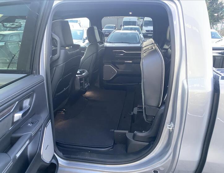 Dodge RAM 11