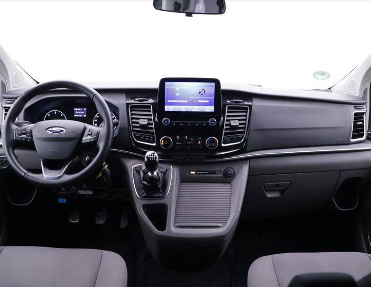 Ford Tourneo Custom 31