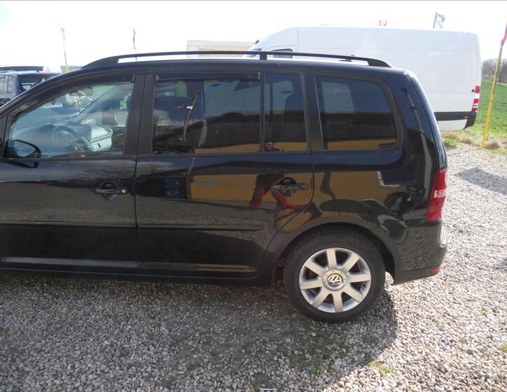 Volkswagen Touran 9