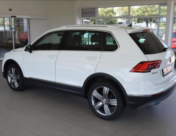 Volkswagen Tiguan 8