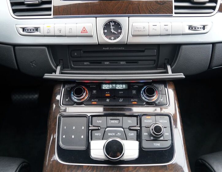 Audi A8 31