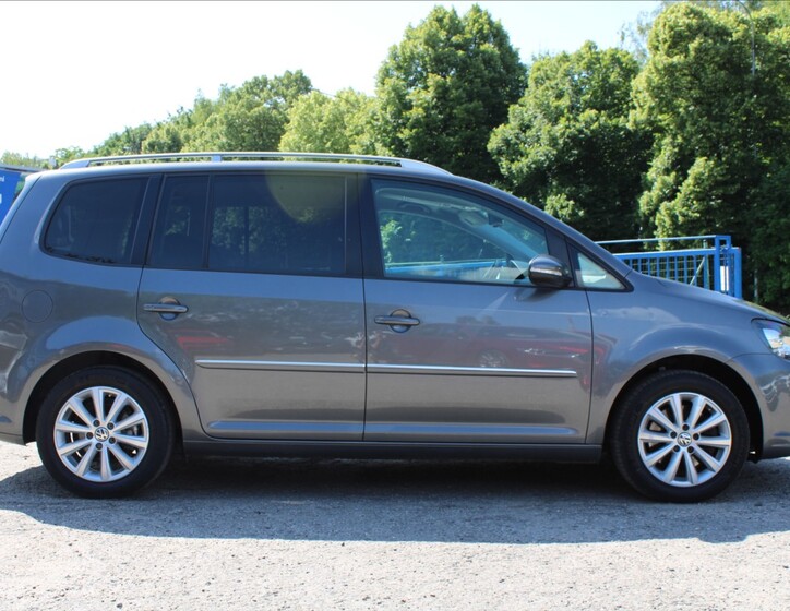 Volkswagen Touran 4