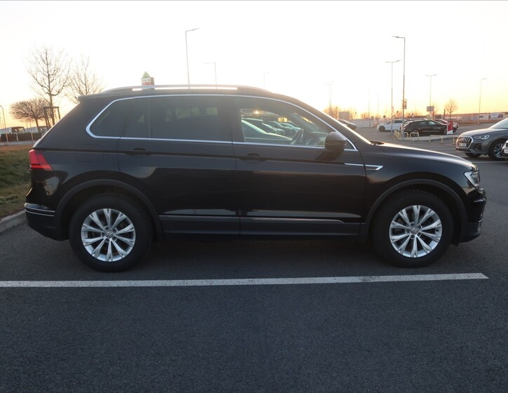 Volkswagen Tiguan 8