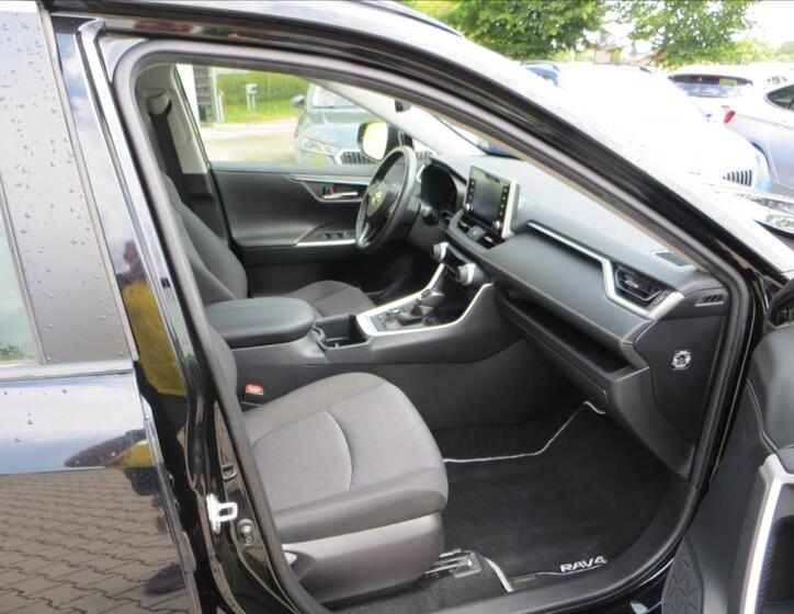 Toyota RAV4 11