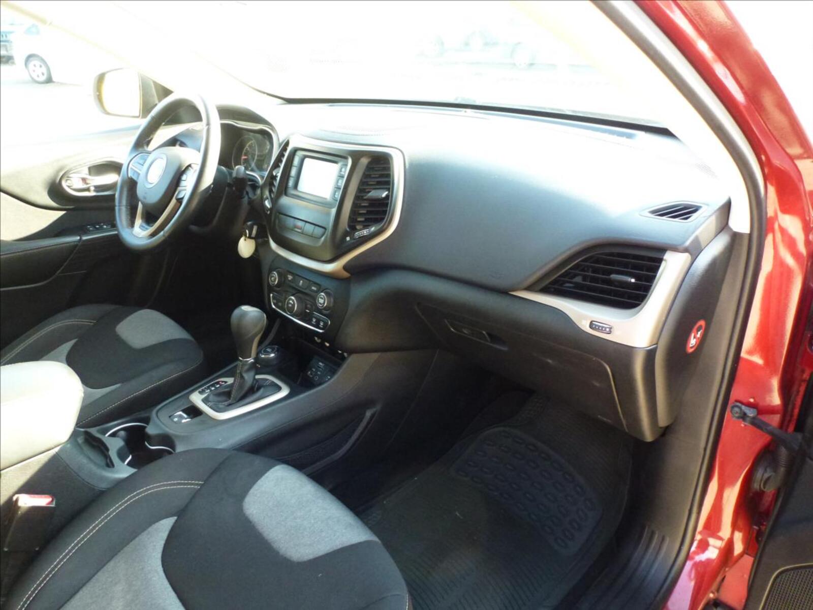 Jeep Cherokee 26