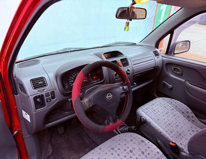 Opel Agila 12