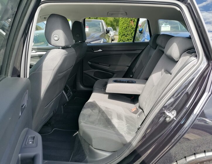 Volkswagen Golf 11
