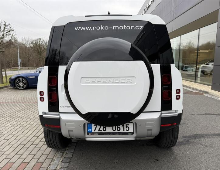 Land Rover Defender 9