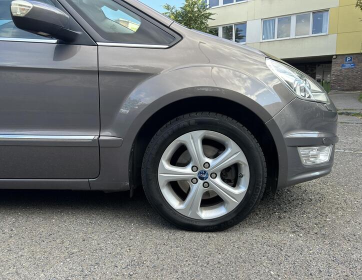 Ford Galaxy 14
