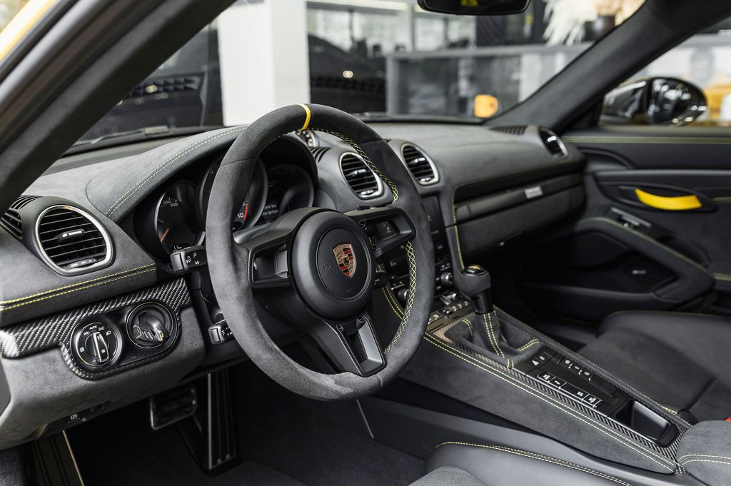 Porsche Cayman