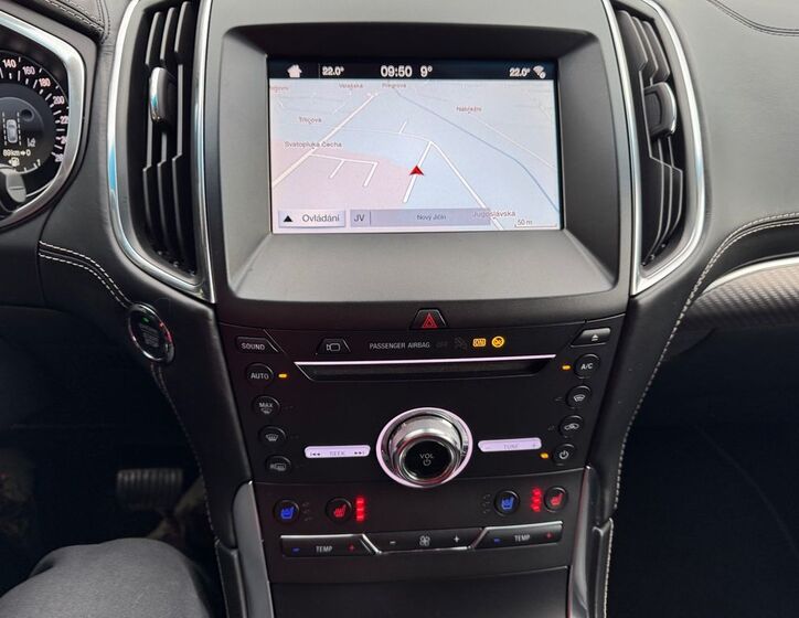 Ford Edge 9