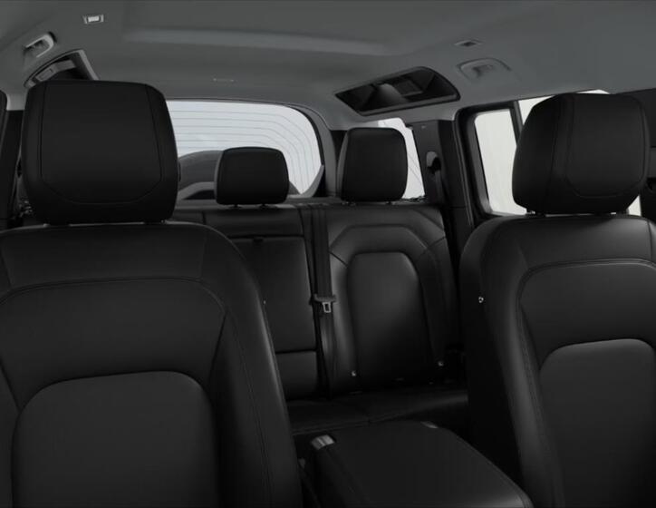 Land Rover Defender 7