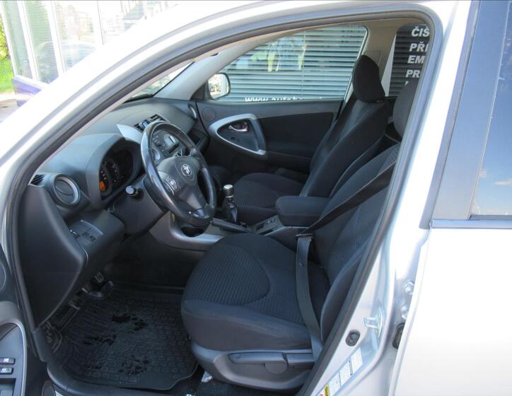 Toyota RAV4 18