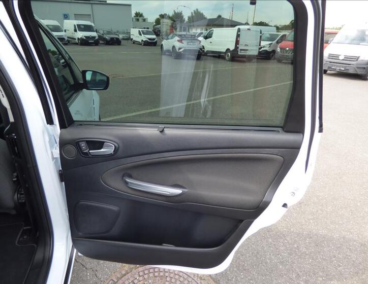 Ford S-MAX 51