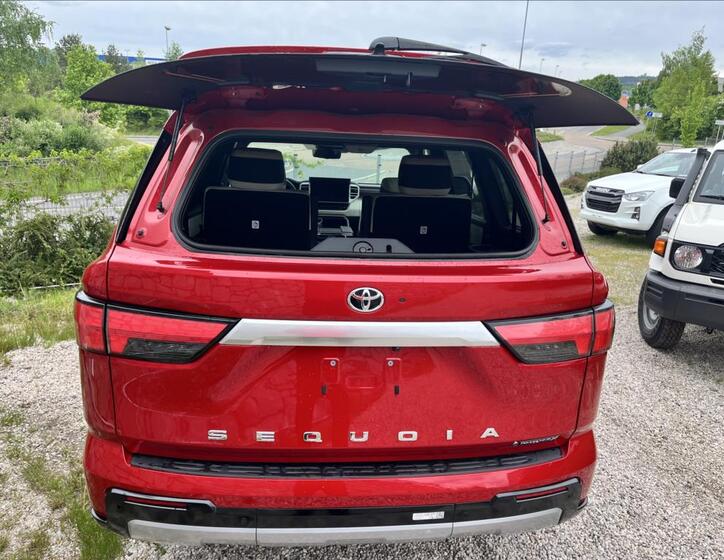 Toyota Sequoia 13