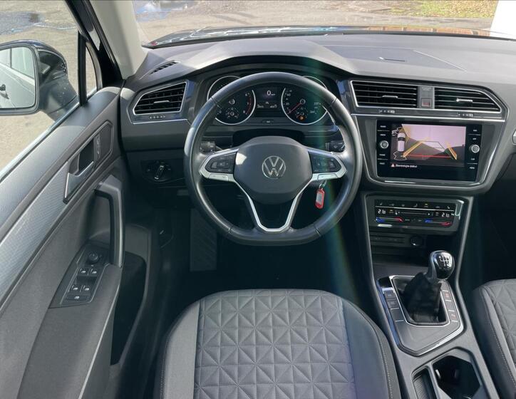 Volkswagen Tiguan 7