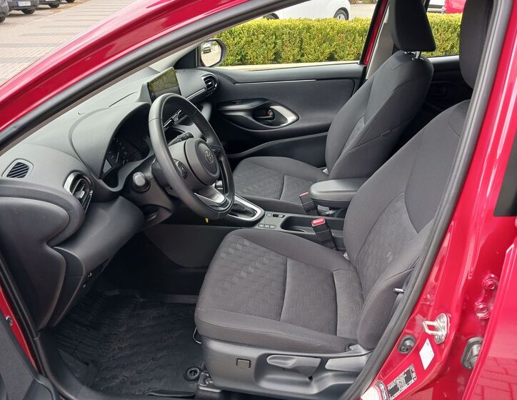 Toyota Yaris 9