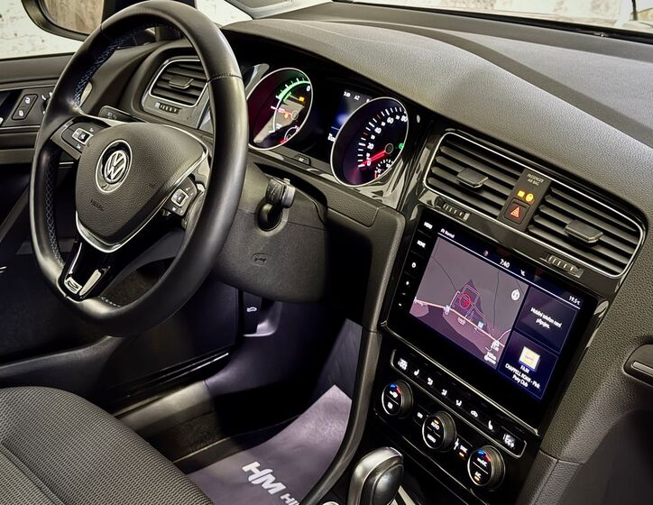 Volkswagen Golf 13