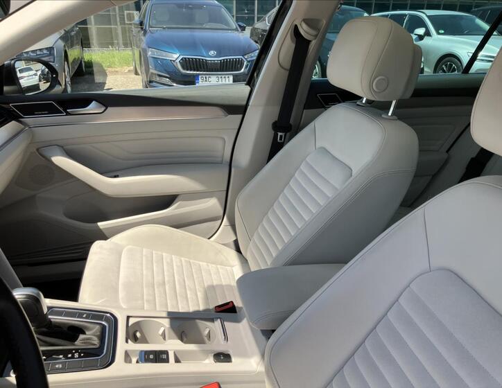 Volkswagen Passat 10