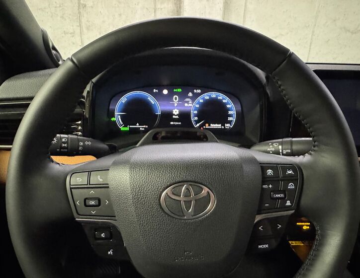 Toyota Camry 16