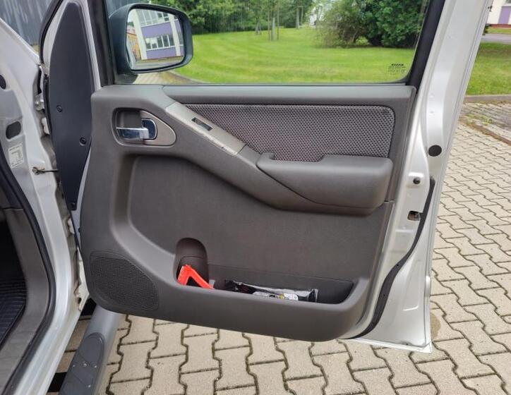 Nissan Navara 24