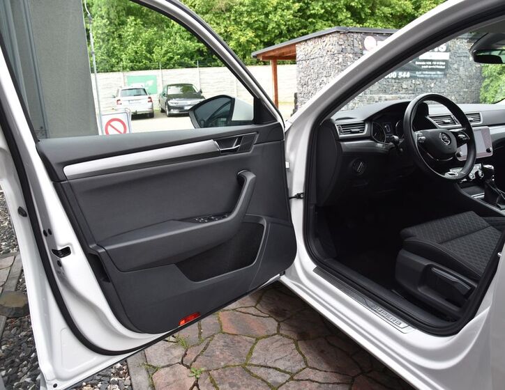 Škoda Superb 12
