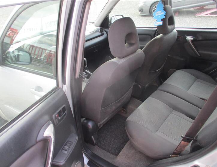 Toyota RAV4 10