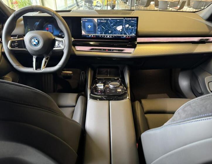 BMW i5 10