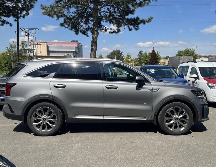 KIA Sorento 4