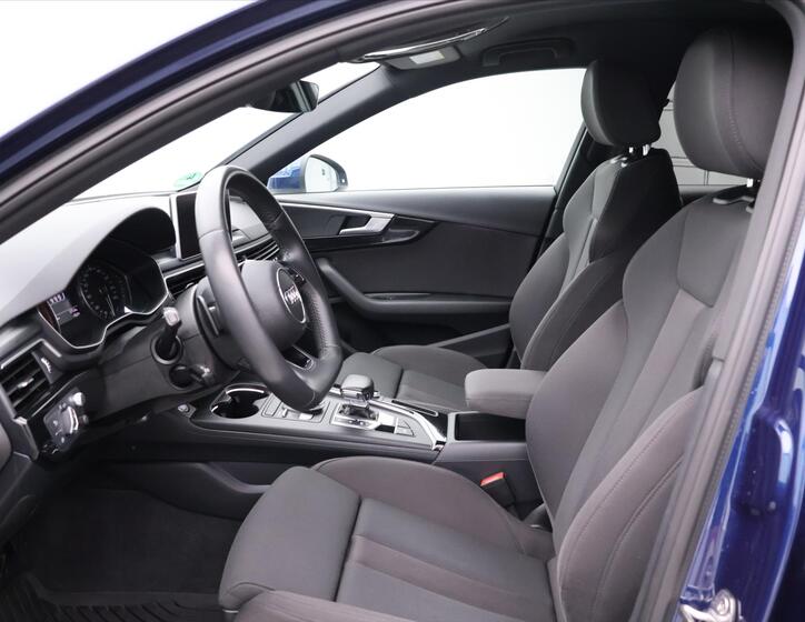 Audi A4 13