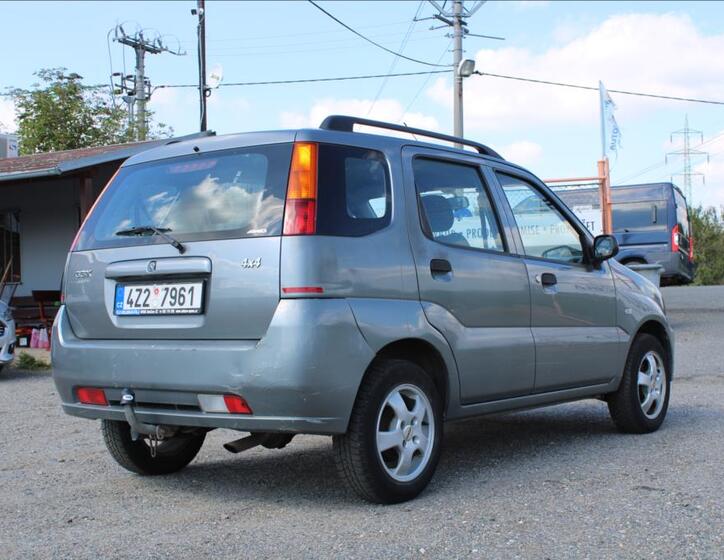 Subaru Justy 5