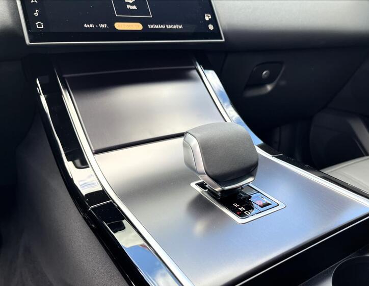 Land Rover Range Rover Velar 14