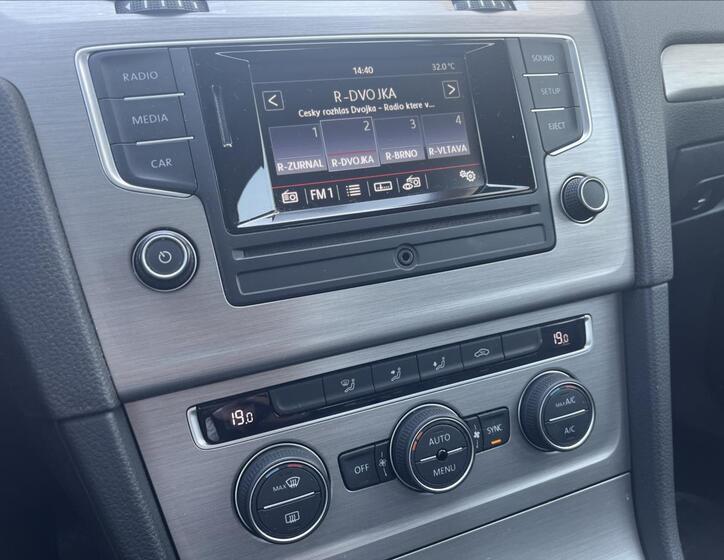 Volkswagen Golf 15