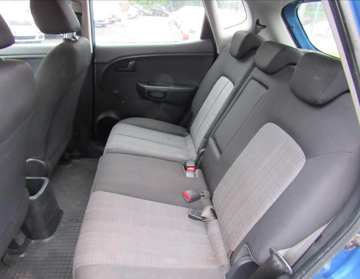 KIA Venga 10