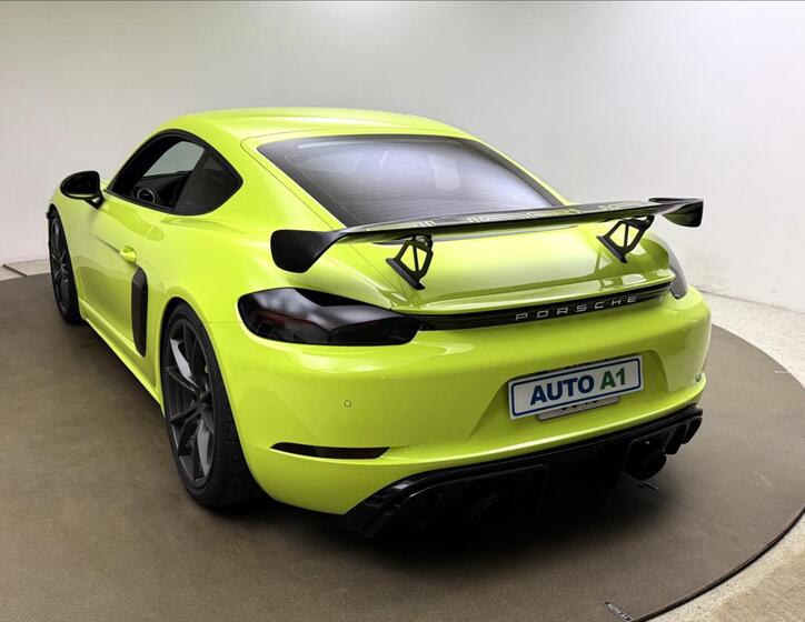 Porsche Cayman 6