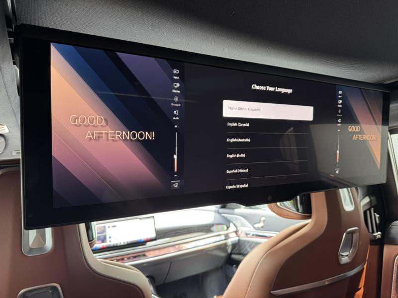 BMW i7