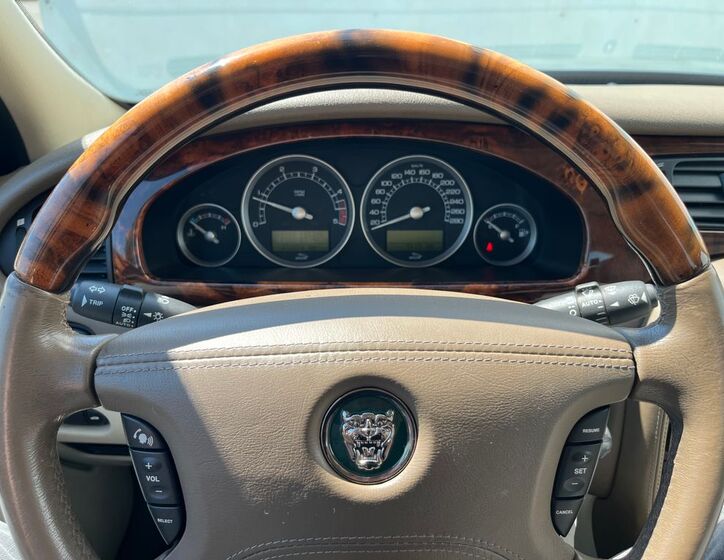 Jaguar S-Type 8